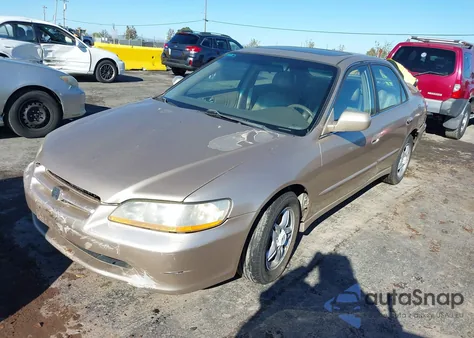 2000 Honda Accord 3.0 Ex из США, поврежденный, VIN 1HGCG1651YA073080